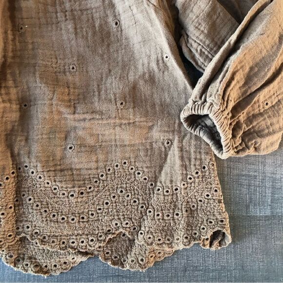 Rylee + Cru Quincy Blouse - Picture 2 of 4